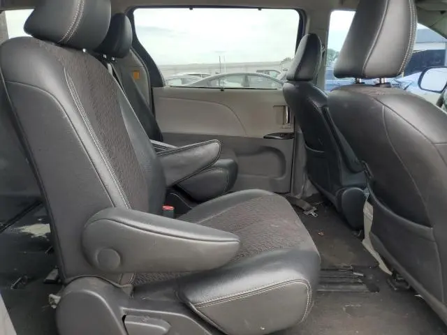2011 TOYOTA SIENNA SPORT  