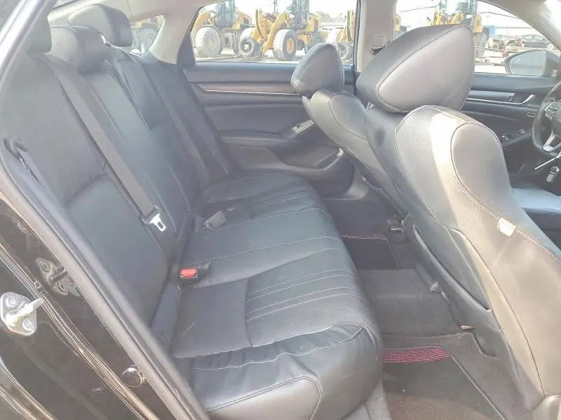 2018 HONDA ACCORD TOURING  