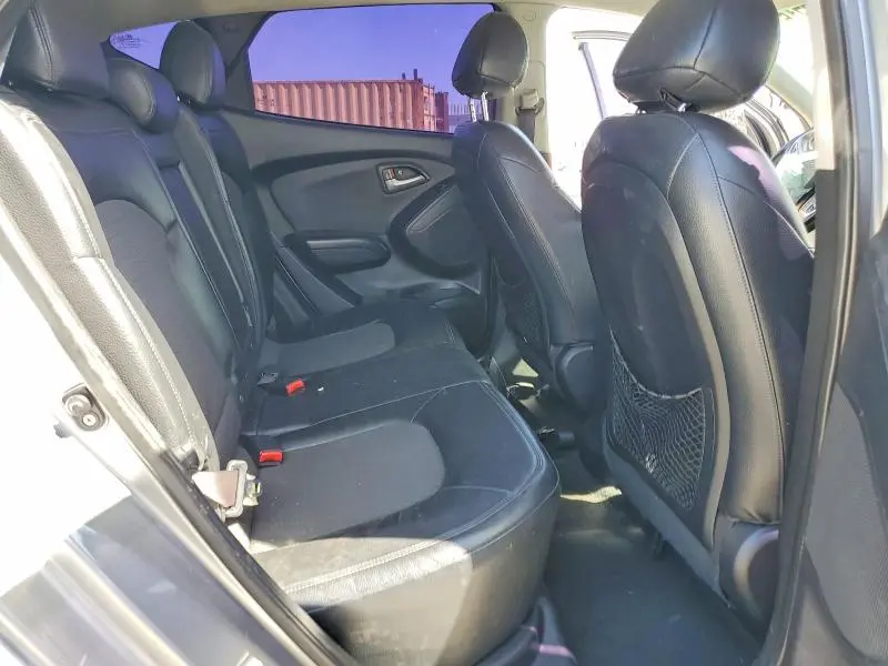 2010 HYUNDAI TUCSON GLS  