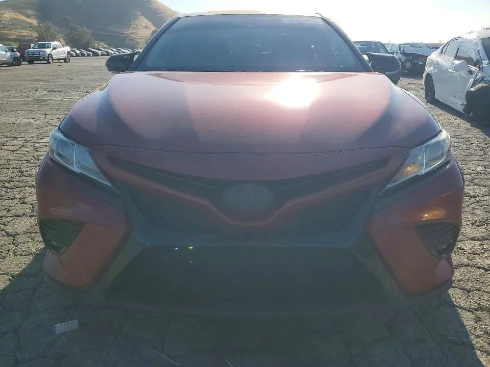 2018 TOYOTA CAMRY SE  