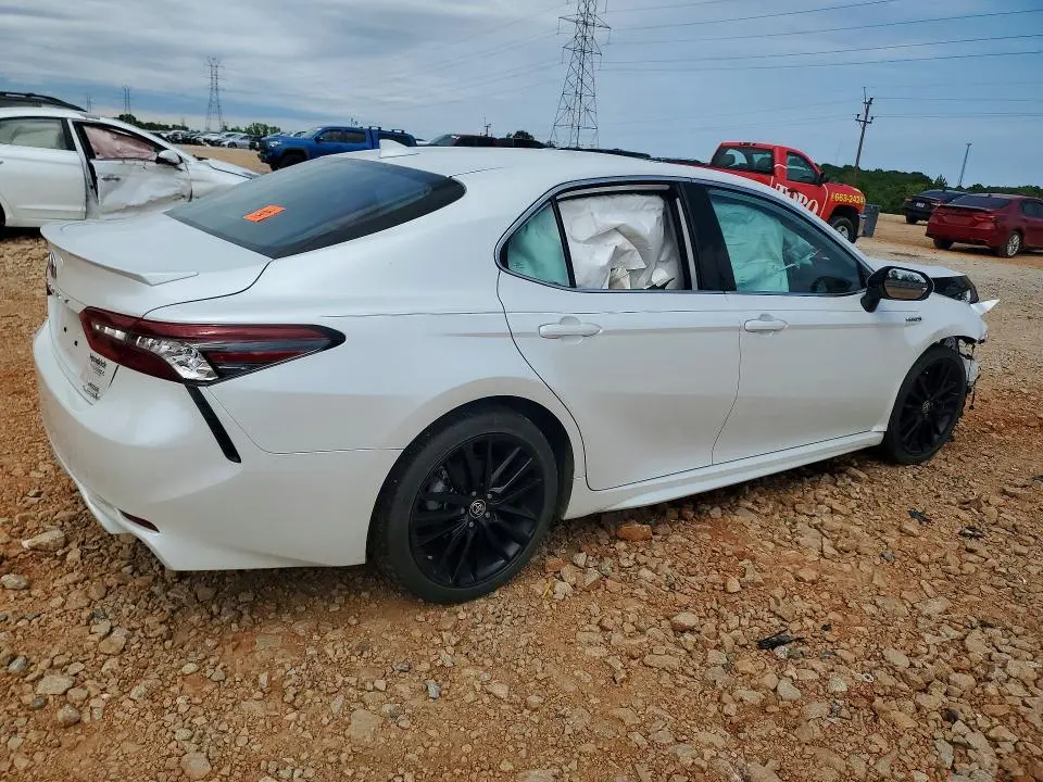 2021 TOYOTA CAMRY XSE  