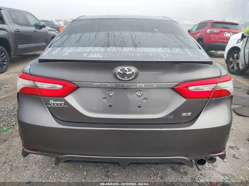 2018 TOYOTA CAMRY SE