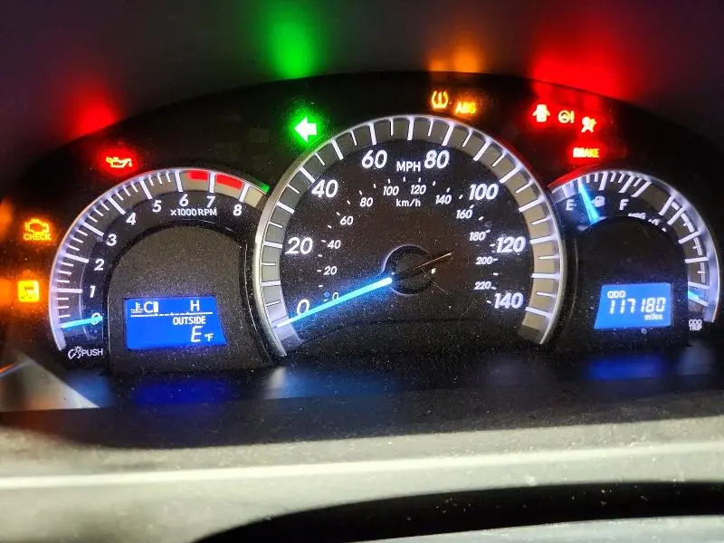 2013 TOYOTA CAMRY SE  