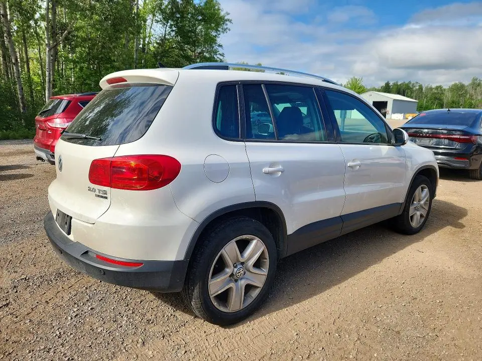 2012 VOLKSWAGEN TIGUAN S  