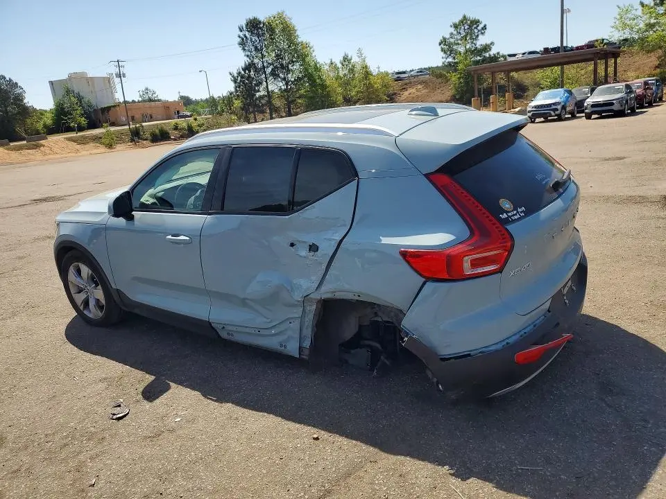2019 VOLVO XC40 T5 MOMENTUM  