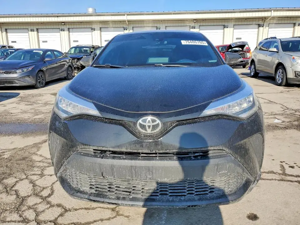 2020 TOYOTA C-HR XLE  