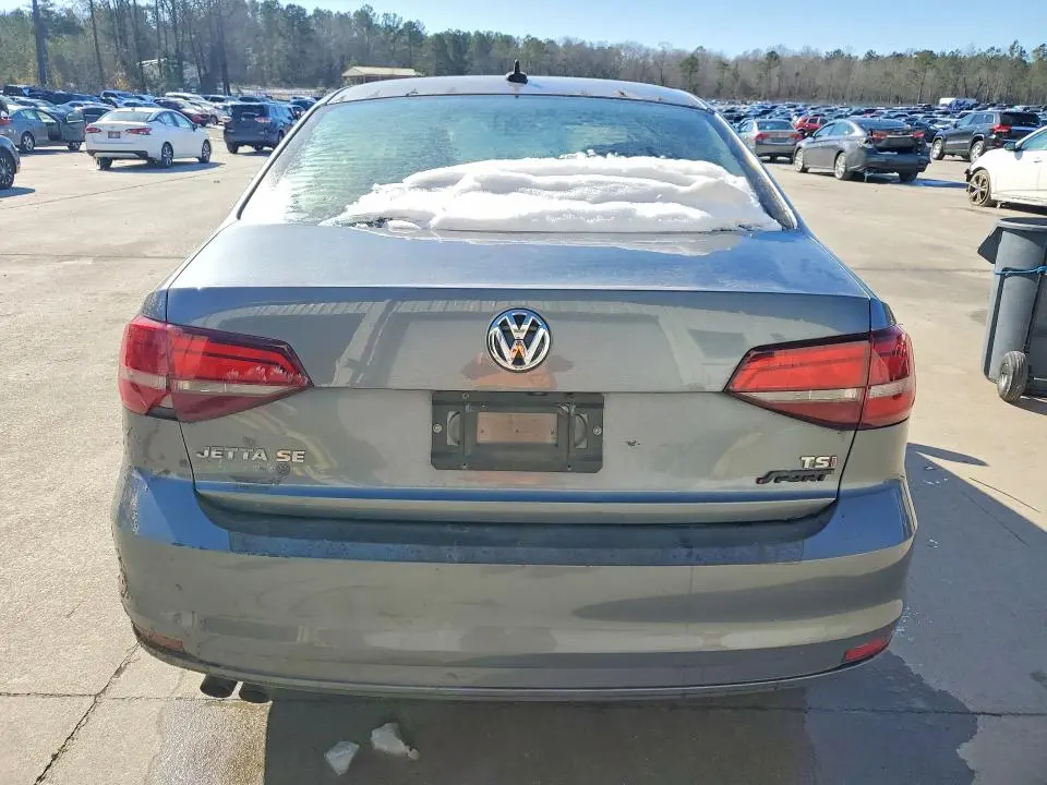 2016 VOLKSWAGEN JETTA SE  