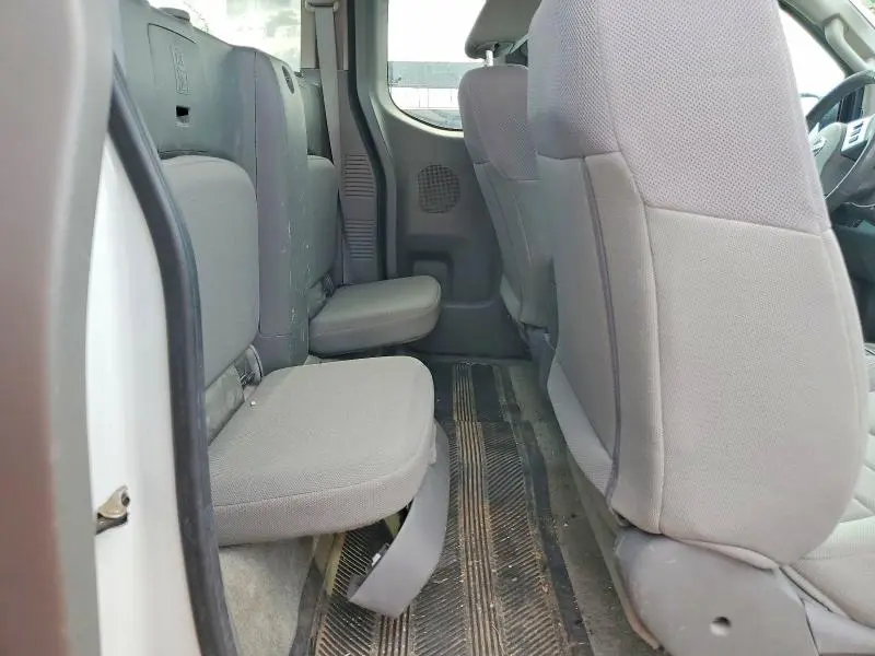 2017 NISSAN FRONTIER S  