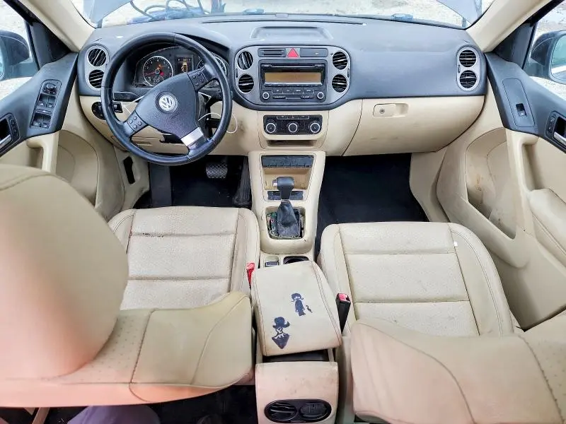 2010 VOLKSWAGEN TIGUAN S  