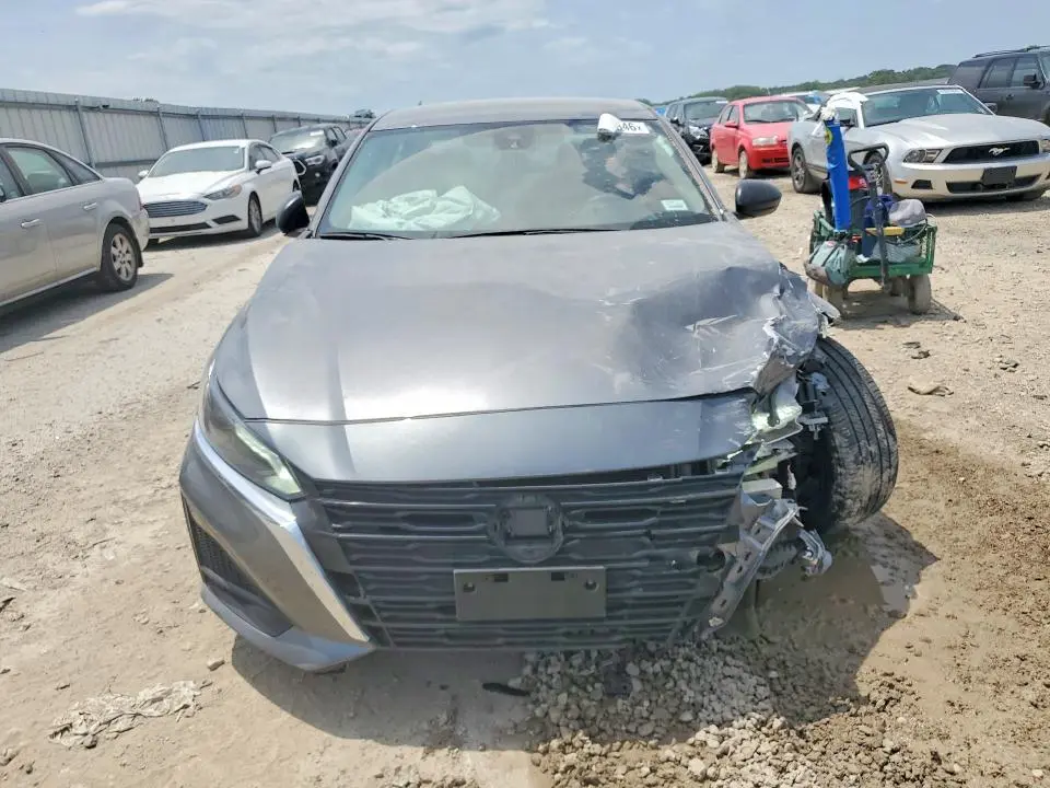 2024 NISSAN ALTIMA SV  