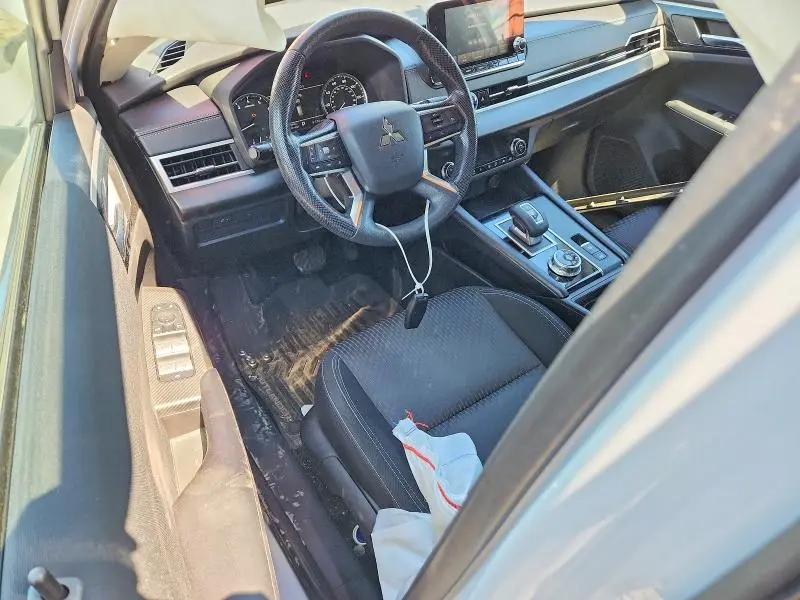 2022 MITSUBISHI OUTLANDER ES  