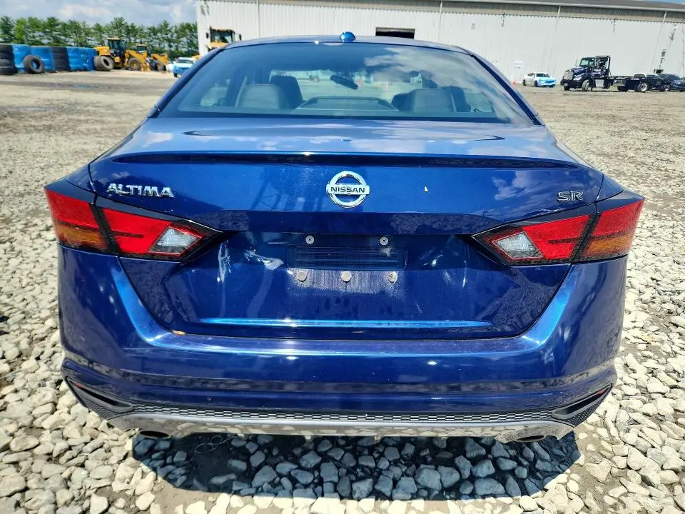 2019 NISSAN ALTIMA SR  