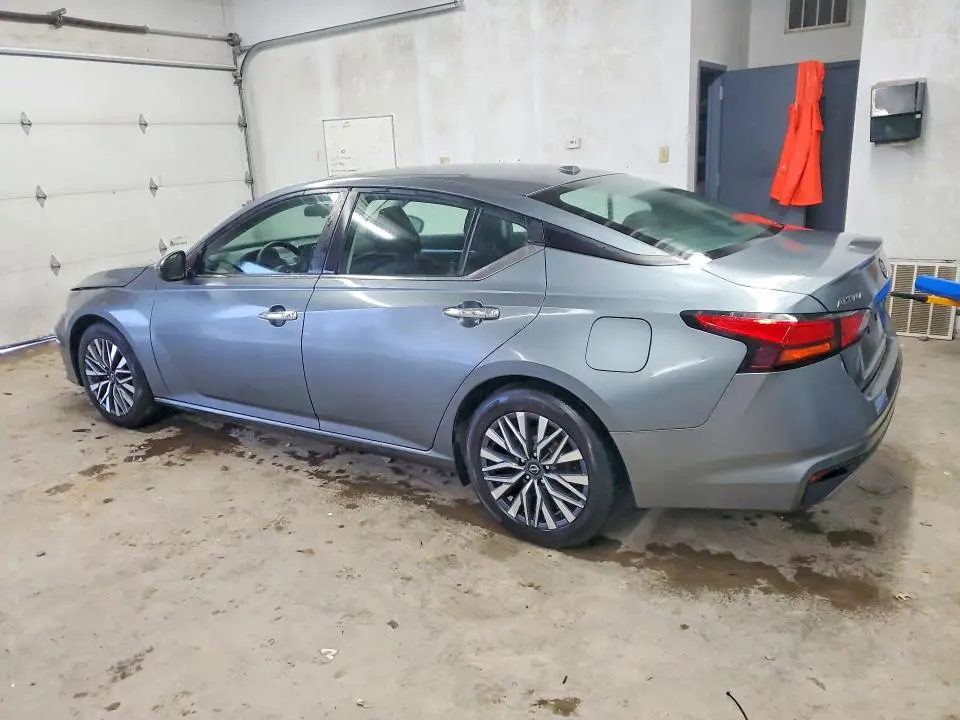 2023 NISSAN ALTIMA SV  