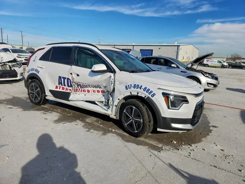 2024 KIA NIRO LX  