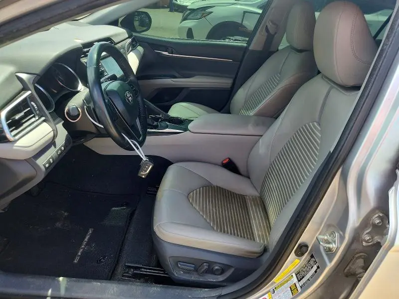 2018 TOYOTA CAMRY SE  