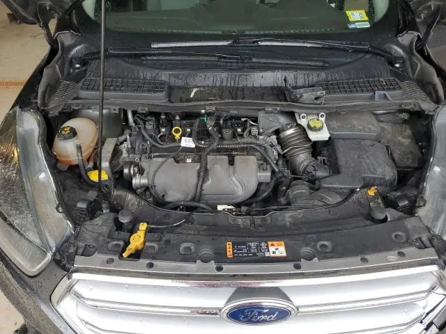 2017 FORD ESCAPE SE  