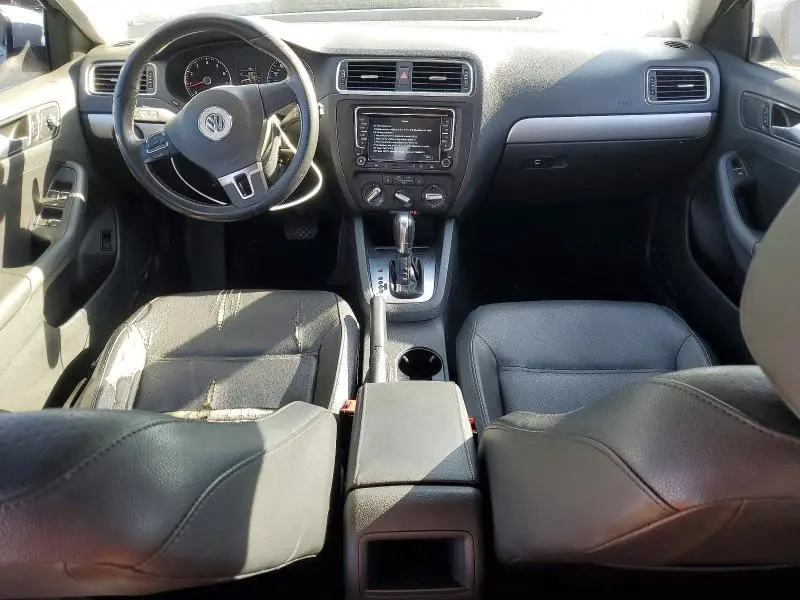 2013 VOLKSWAGEN JETTA SE  