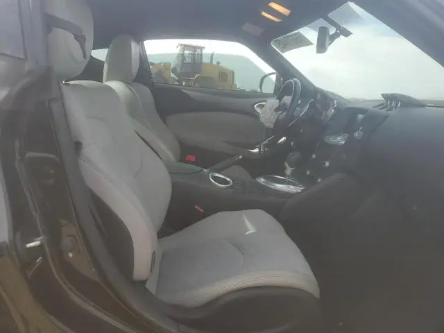 2010 NISSAN 370Z   