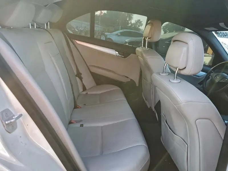 2011 MERCEDES-BENZ C 300  