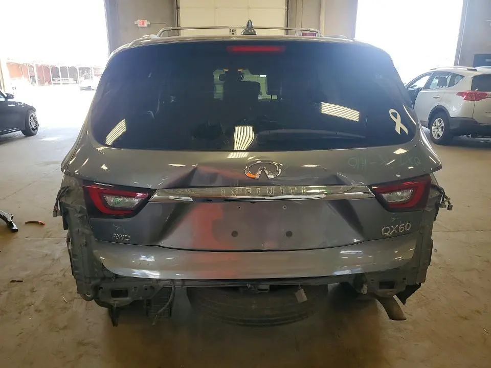 2019 INFINITI QX60 LUXE  