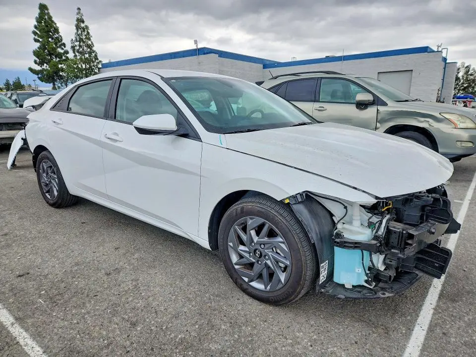 2024 HYUNDAI ELANTRA BLUE  