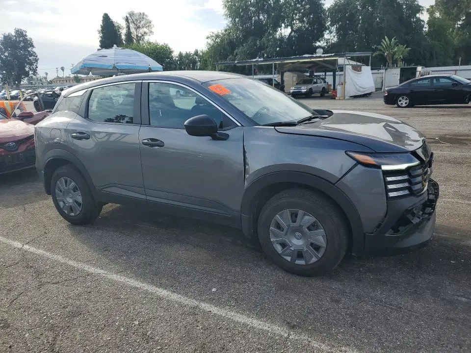 2025 NISSAN KICKS S  