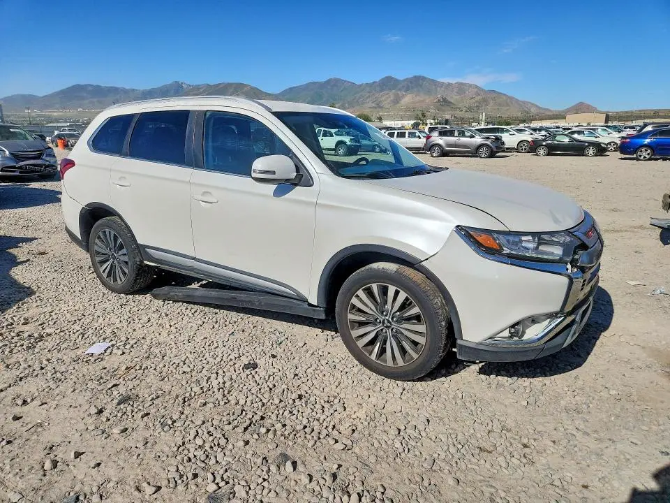 2020 MITSUBISHI OUTLANDER SE  
