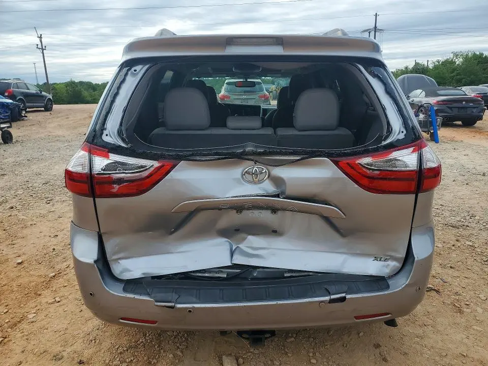 2015 TOYOTA SIENNA XLE 8-PASSENGER  
