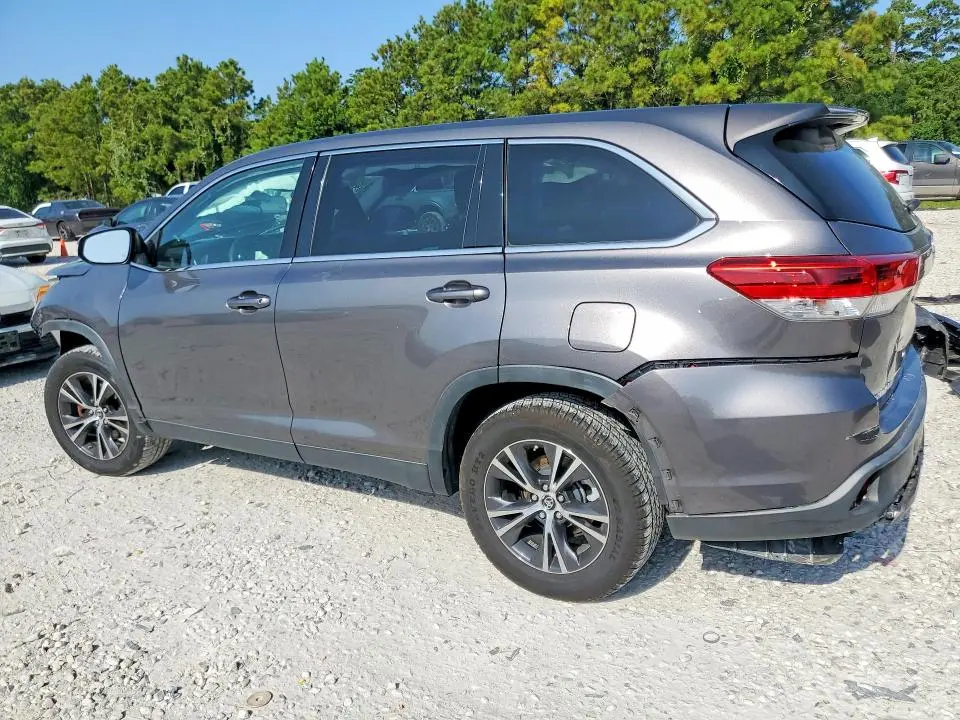 2019 TOYOTA HIGHLANDER LE  