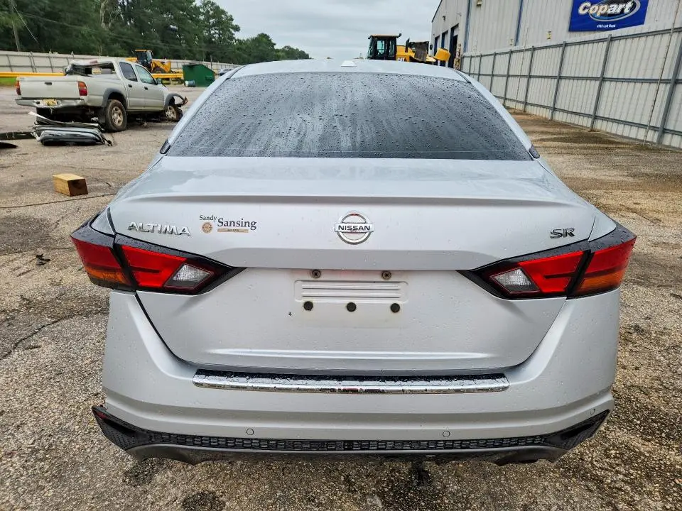 2021 NISSAN ALTIMA SR  