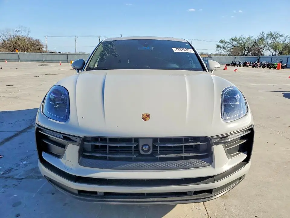 2024 PORSCHE MACAN BASE  