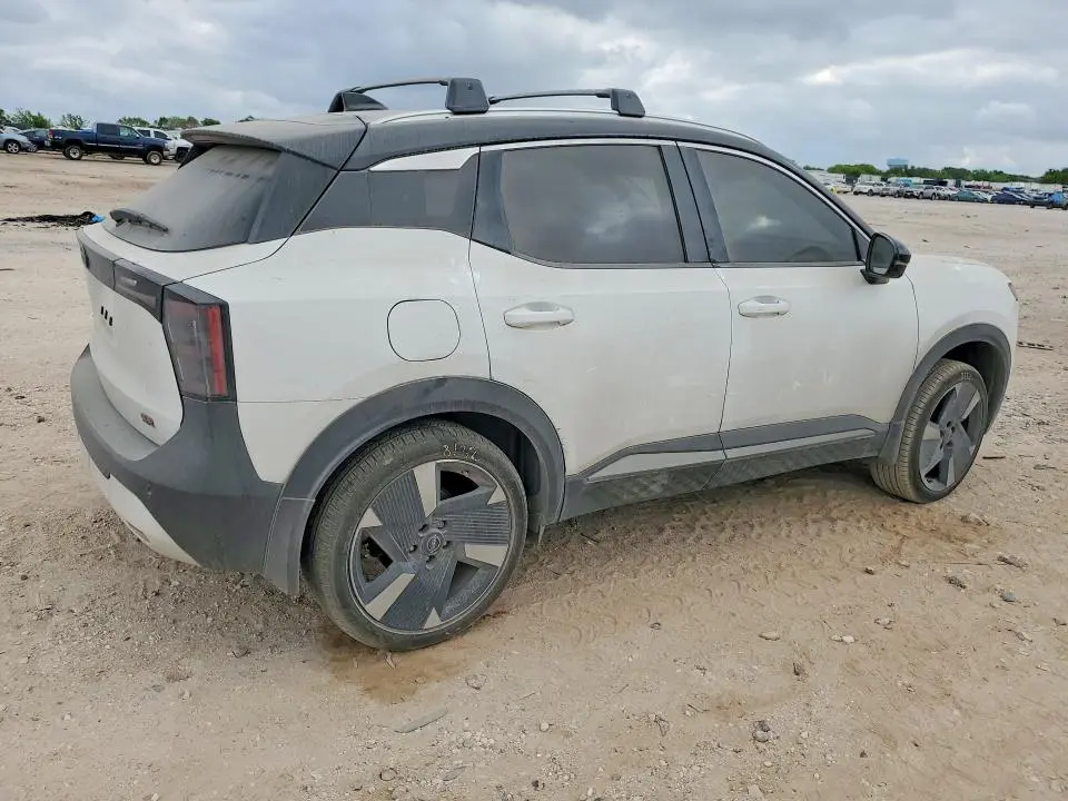 2025 NISSAN KICKS S  