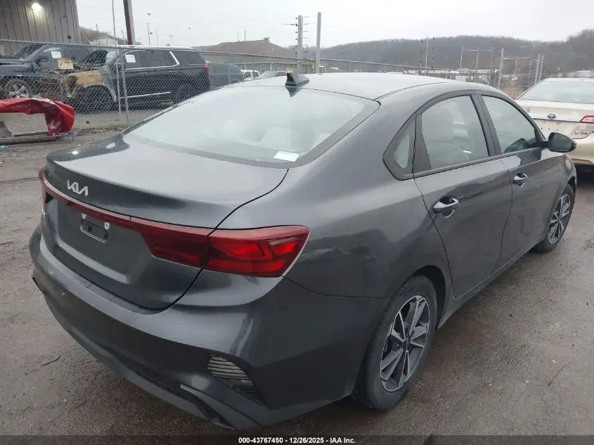 2022 KIA FORTE LXS