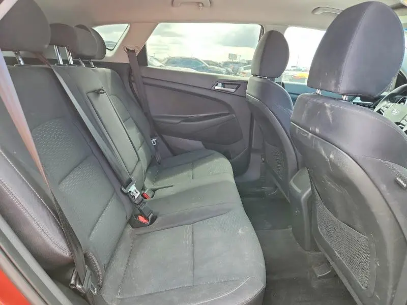 2019 HYUNDAI TUCSON SE  