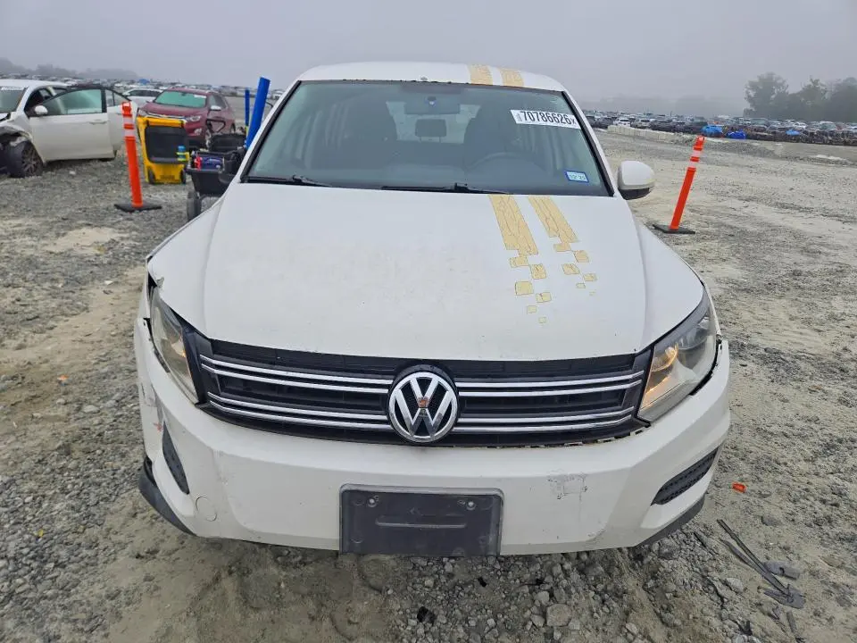 2013 VOLKSWAGEN TIGUAN S  
