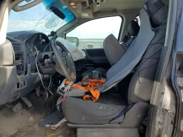 2010 NISSAN TITAN XE