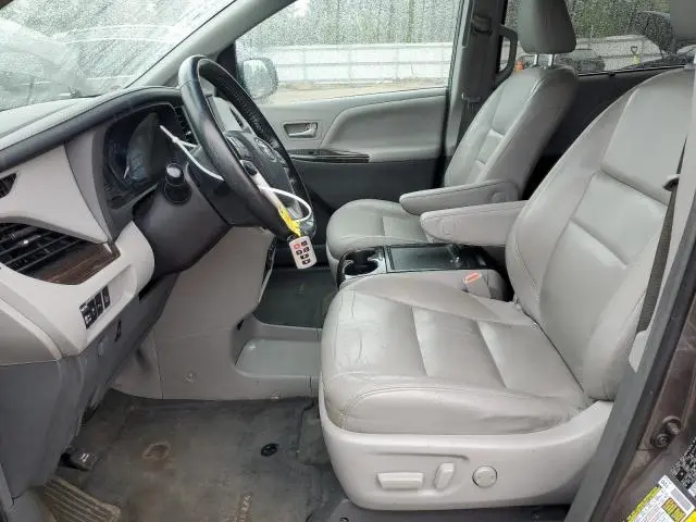 2015 TOYOTA SIENNA XLE  