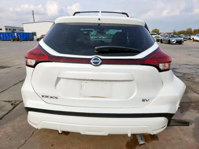 2022 NISSAN KICKS SV  