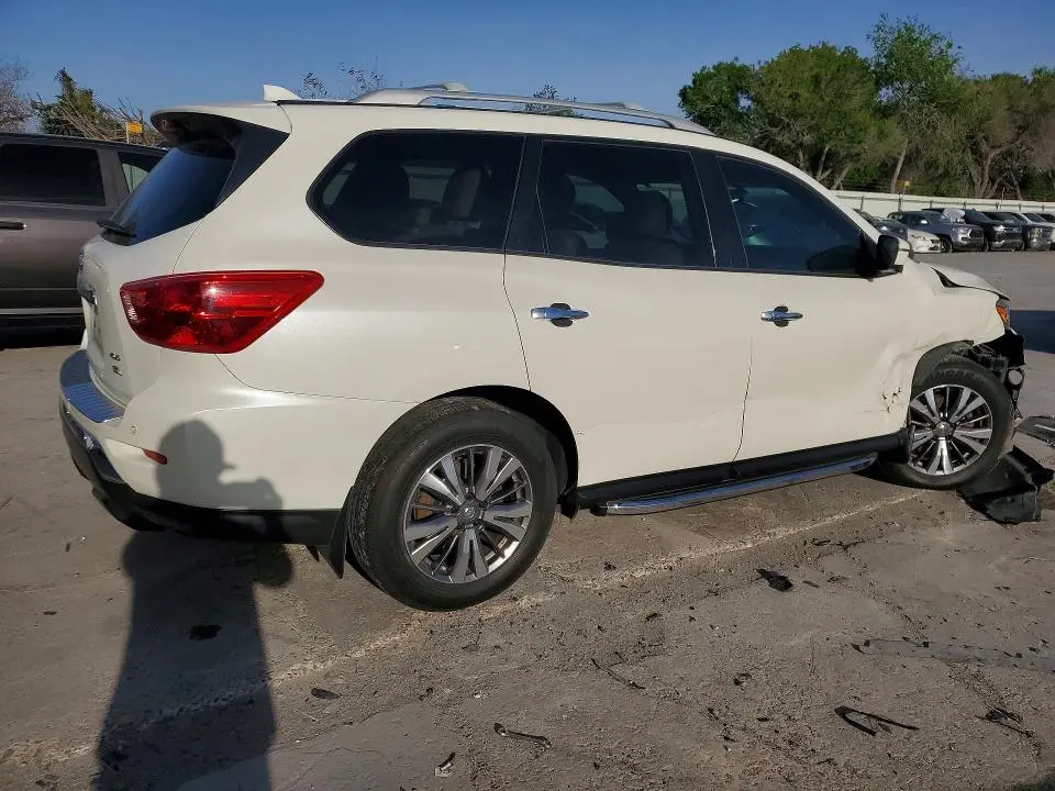 2020 NISSAN PATHFINDER SL  