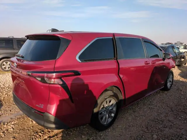 2021 TOYOTA SIENNA LE  