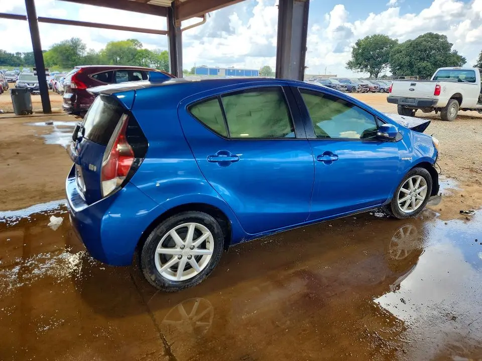 2015 TOYOTA PRIUS C THREE  