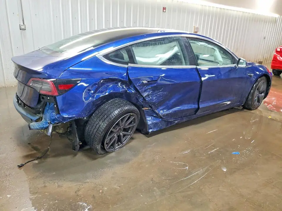 2018 TESLA MODEL 3   