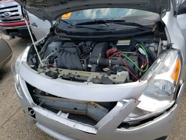 2015 NISSAN VERSA S