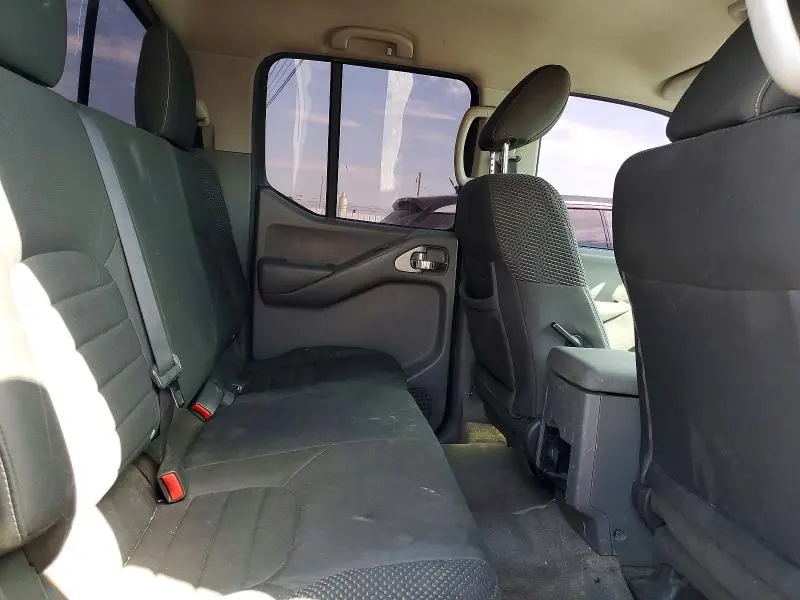 2017 NISSAN FRONTIER DESERT RUNNER  