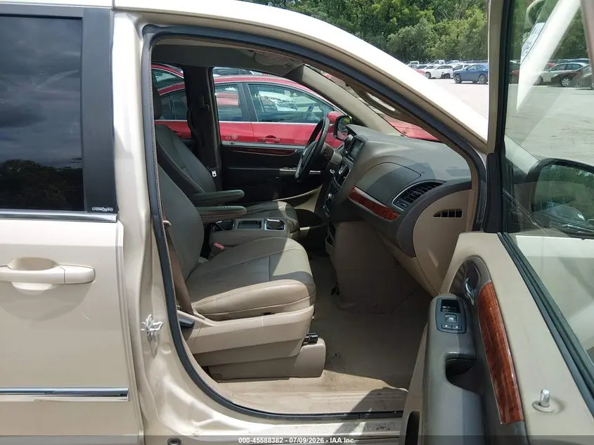 2014 CHRYSLER TOWN & COUNTRY TOURING