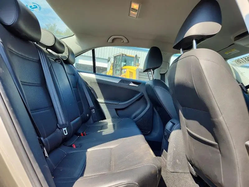 2013 VOLKSWAGEN JETTA SE  