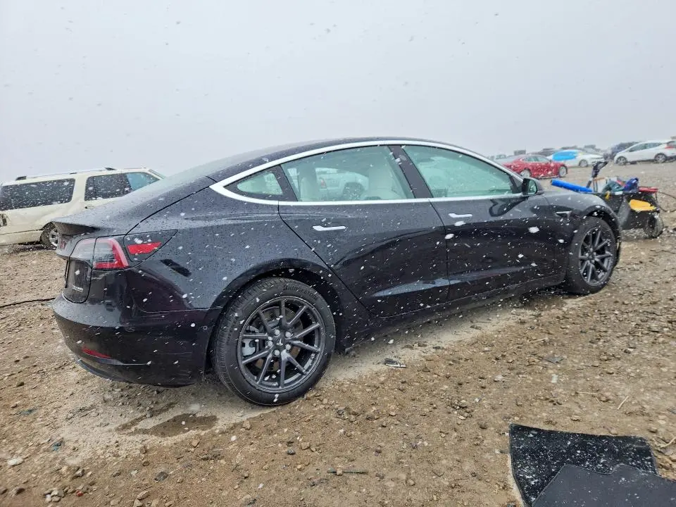2018 TESLA MODEL 3   