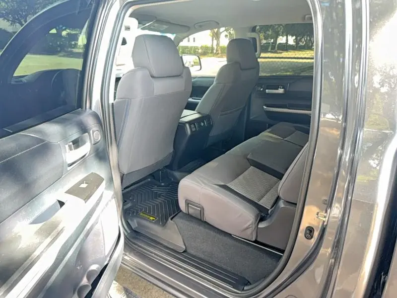 2016 TOYOTA TUNDRA CREWMAX SR5  
