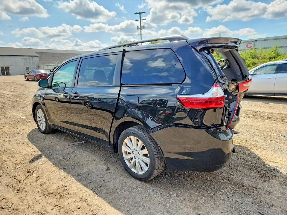 2017 TOYOTA SIENNA XLE 7-PASSENGER  