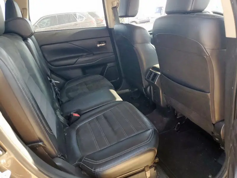 2019 MITSUBISHI OUTLANDER SE  